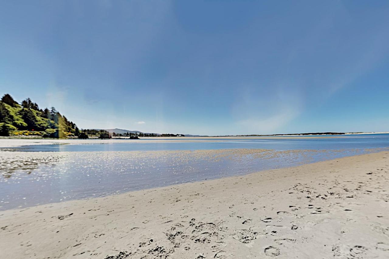New Listing! Bay-View Beauty With Private Balcony Condo Lincoln City Ngoại thất bức ảnh