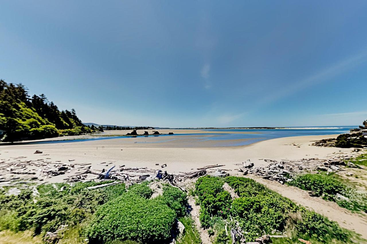 New Listing! Bay-View Beauty With Private Balcony Condo Lincoln City Ngoại thất bức ảnh