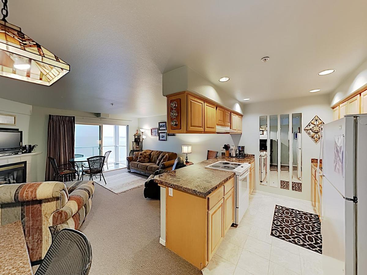 New Listing! Bay-View Beauty With Private Balcony Condo Lincoln City Ngoại thất bức ảnh